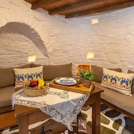 Holiday home Anemomylos-windmill *
